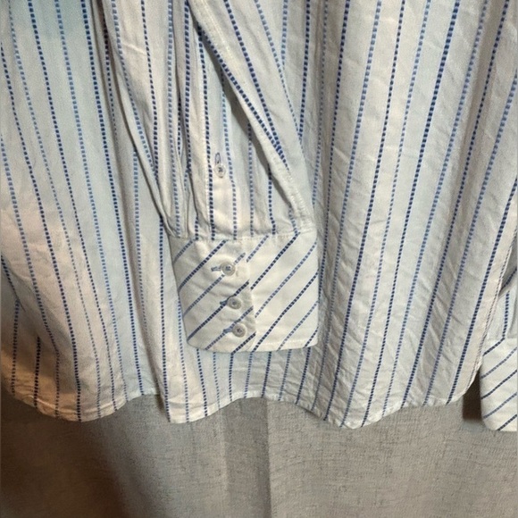 ENGLISH LAUNDRY long sleeve blue white stripe floral KNIGHTS SHIELD shirt. Large - Picture 7 of 16